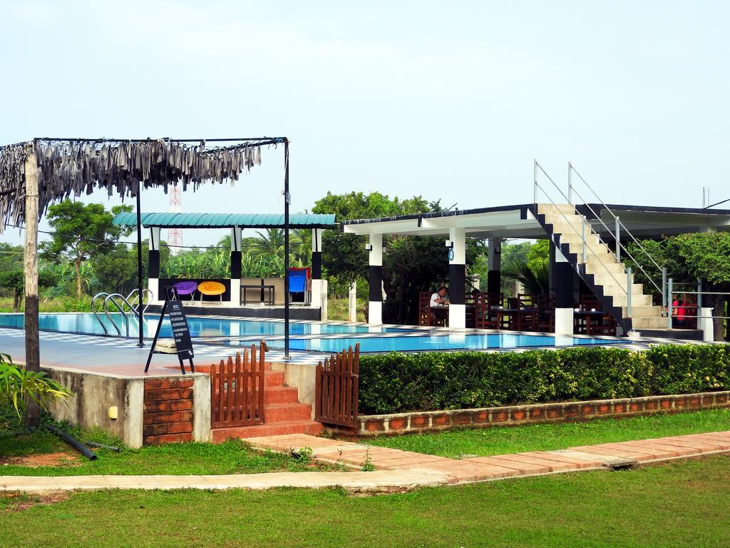 Eco Hotel Black & White - Anuradhapura Михинтале Экстерьер фото