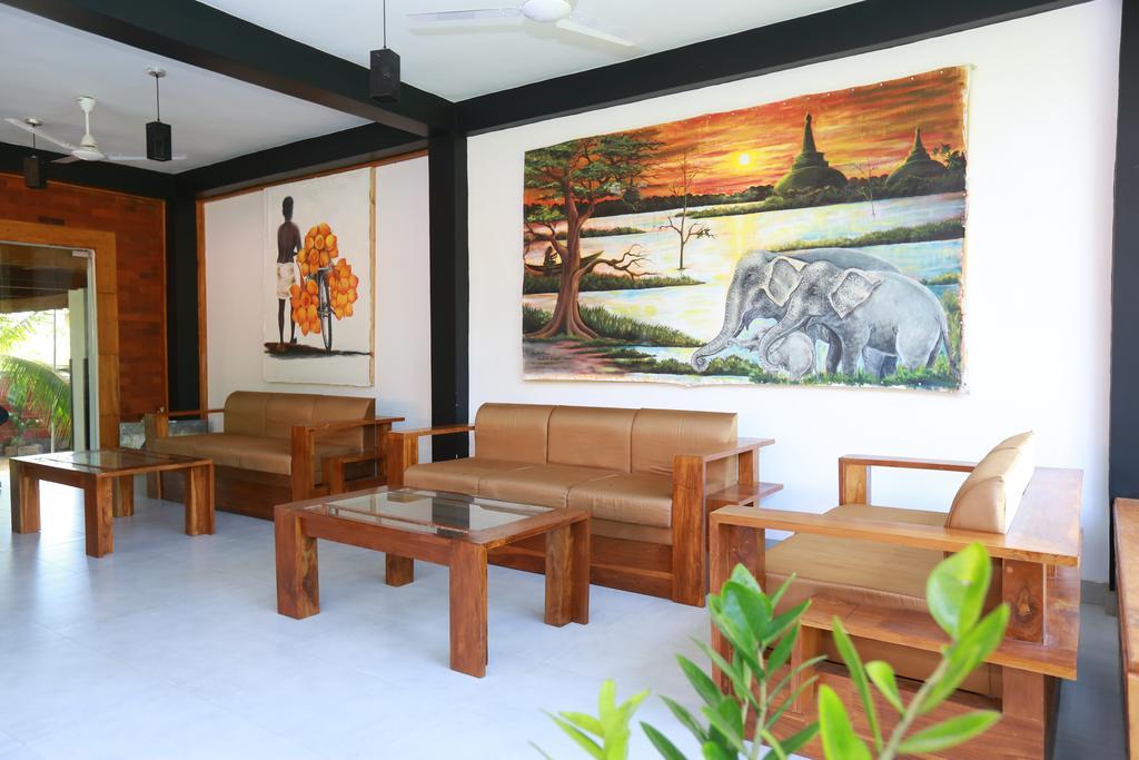 Eco Hotel Black & White - Anuradhapura Михинтале Экстерьер фото