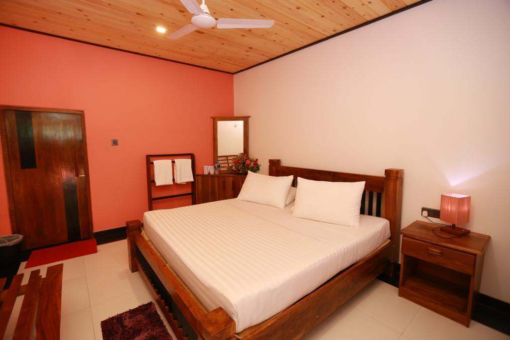 Eco Hotel Black & White - Anuradhapura Михинтале Экстерьер фото
