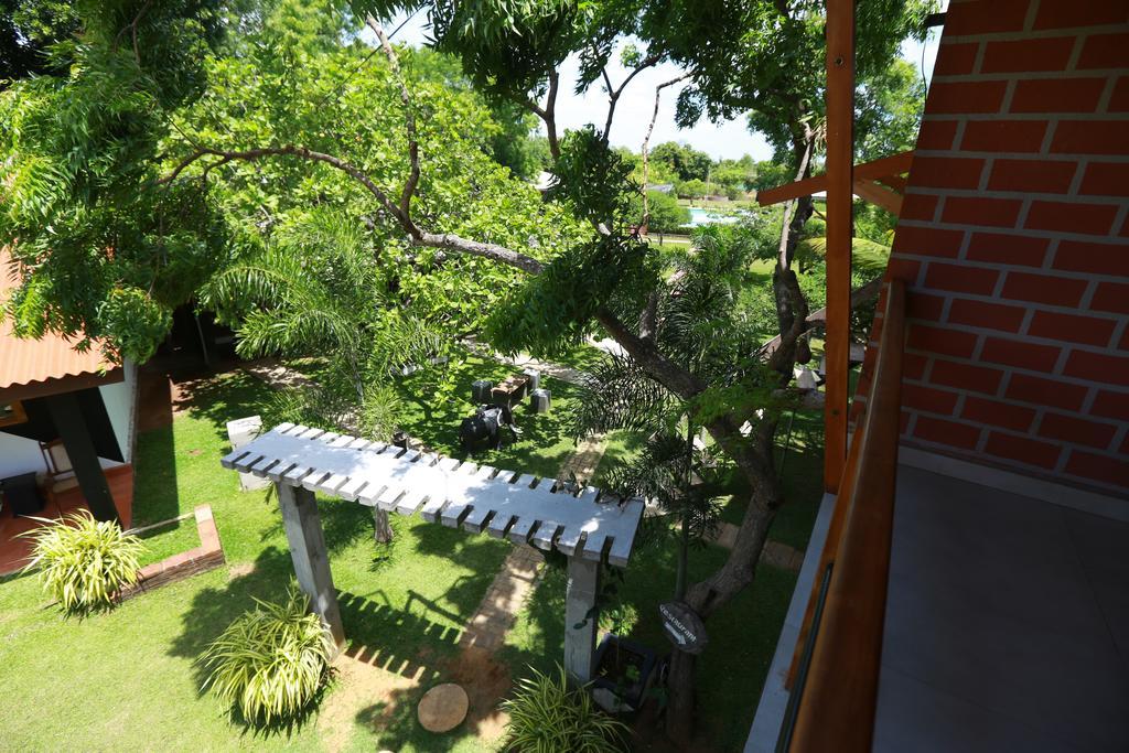Eco Hotel Black & White - Anuradhapura Михинтале Экстерьер фото