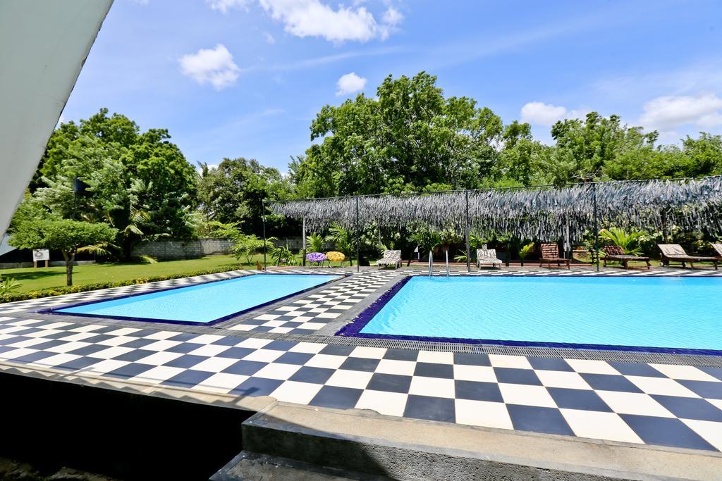 Eco Hotel Black & White - Anuradhapura Михинтале Экстерьер фото