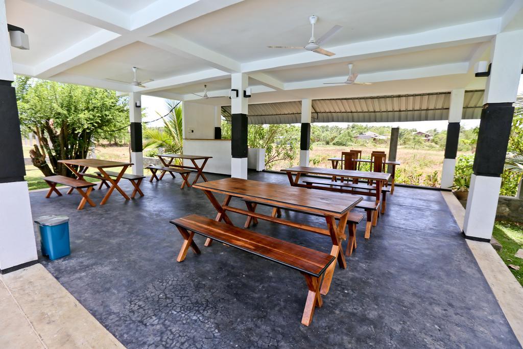 Eco Hotel Black & White - Anuradhapura Михинтале Экстерьер фото