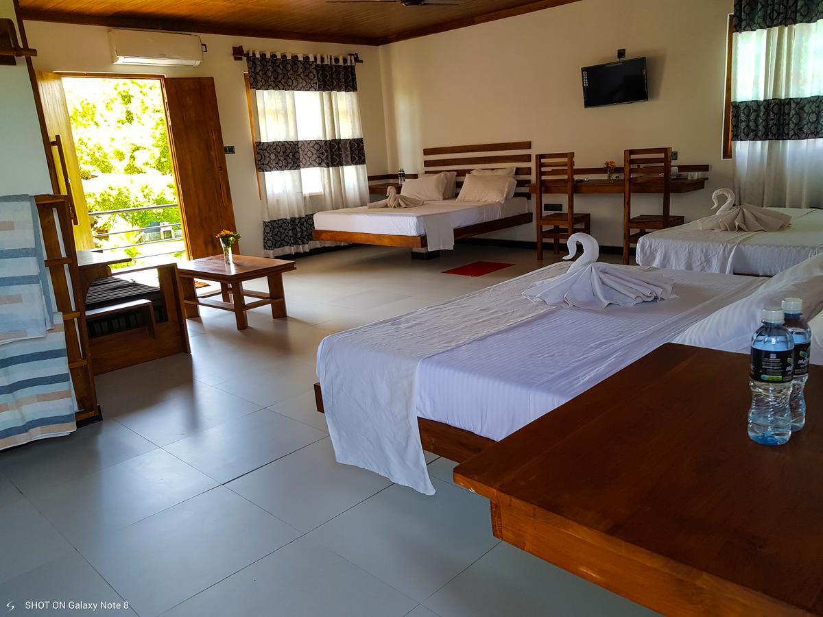 Eco Hotel Black & White - Anuradhapura Михинтале Экстерьер фото