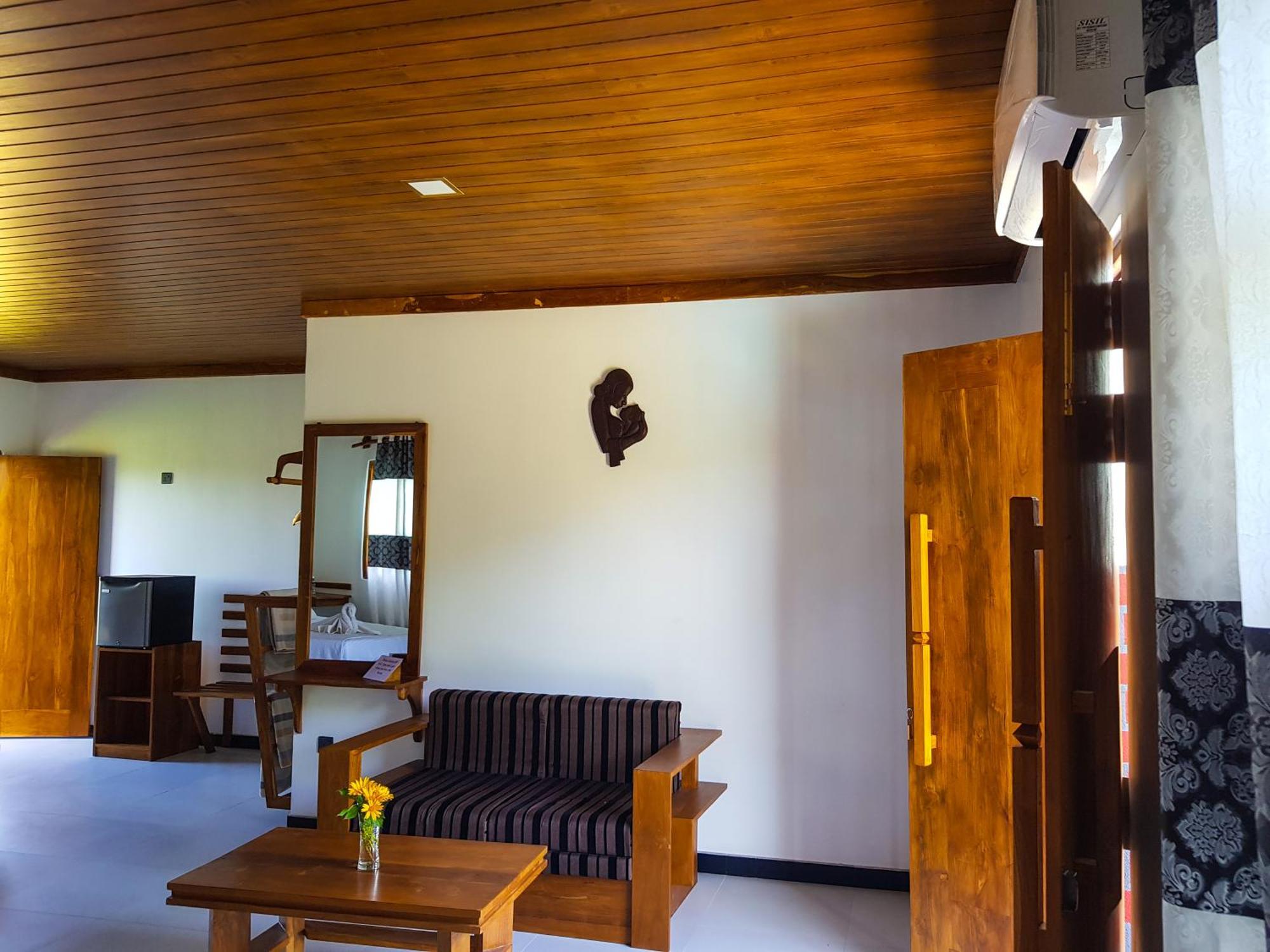 Eco Hotel Black & White - Anuradhapura Михинтале Экстерьер фото